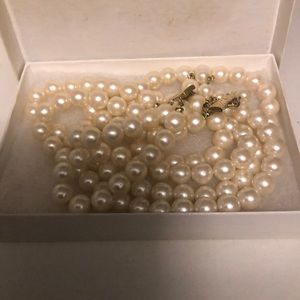 Vintage pearl necklace